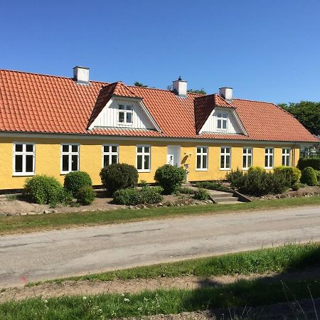 Snevre Gl.Skole Hotel Hjorring Exterior photo